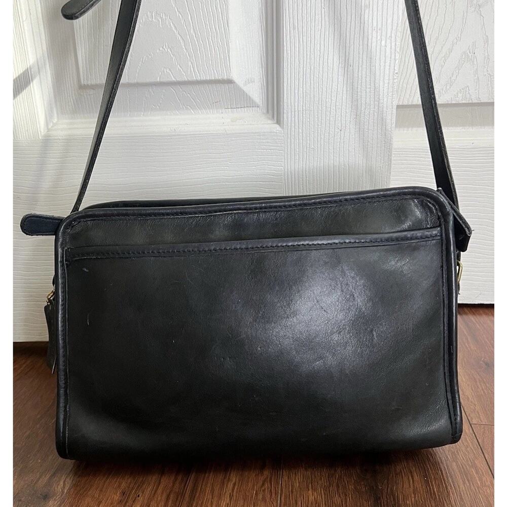COACH Vintage 80’s Navy Leather 9820 Swagger Purse Bag Crossbody Made USA - Picture 9 of 12
